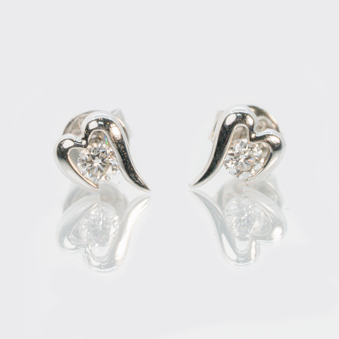 18 carat white gold heart shaped diamond studs