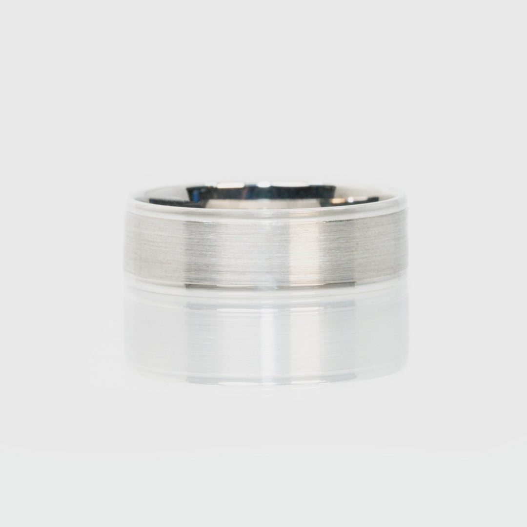 18 carat white gold brushed finish gents ring