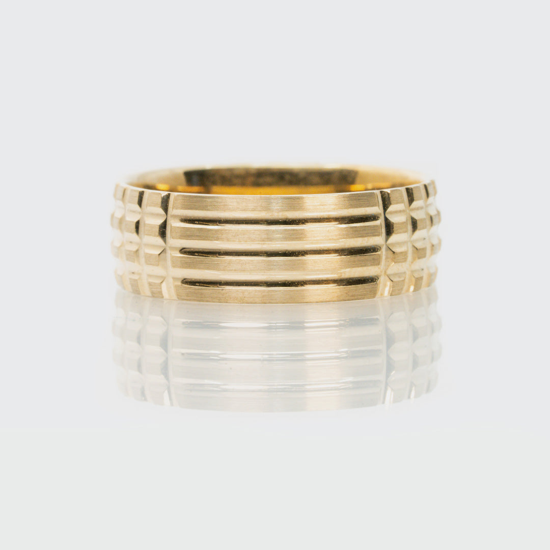 9 carat yellow gold gents ring