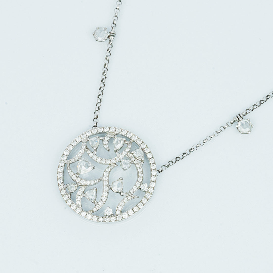 18 carat white gold diamond circle pendant