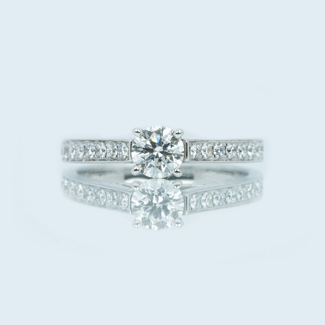 18 carat white gold diamond engagement ring