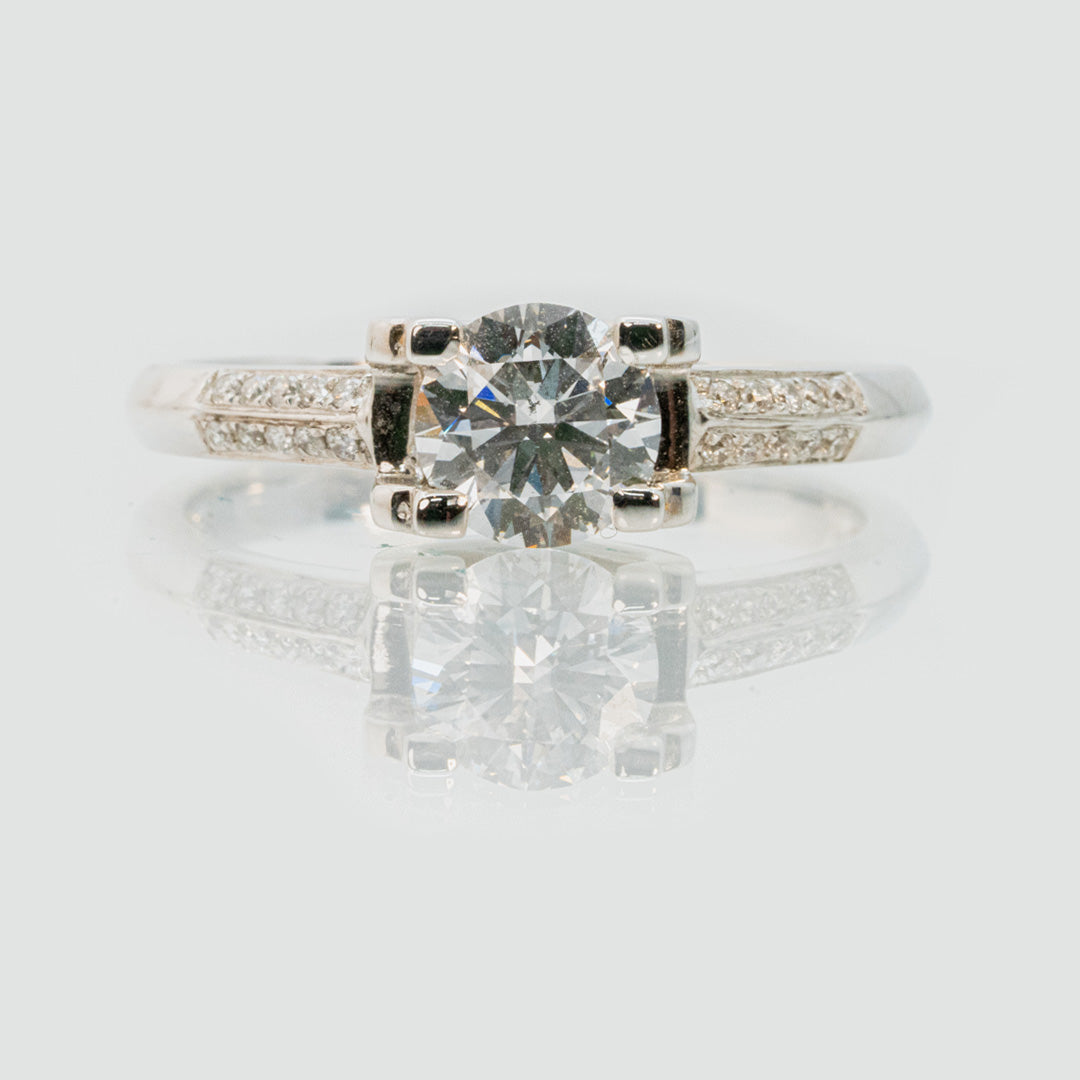 18 carat white gold diamond engagement ring