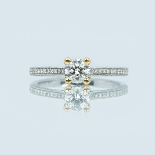 18 carat 2 tone 4 claw diamond engagement ring