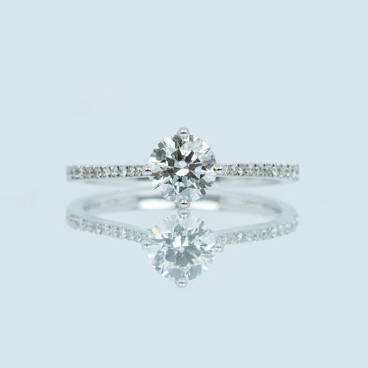 18 carat white gold diamond engagement ring