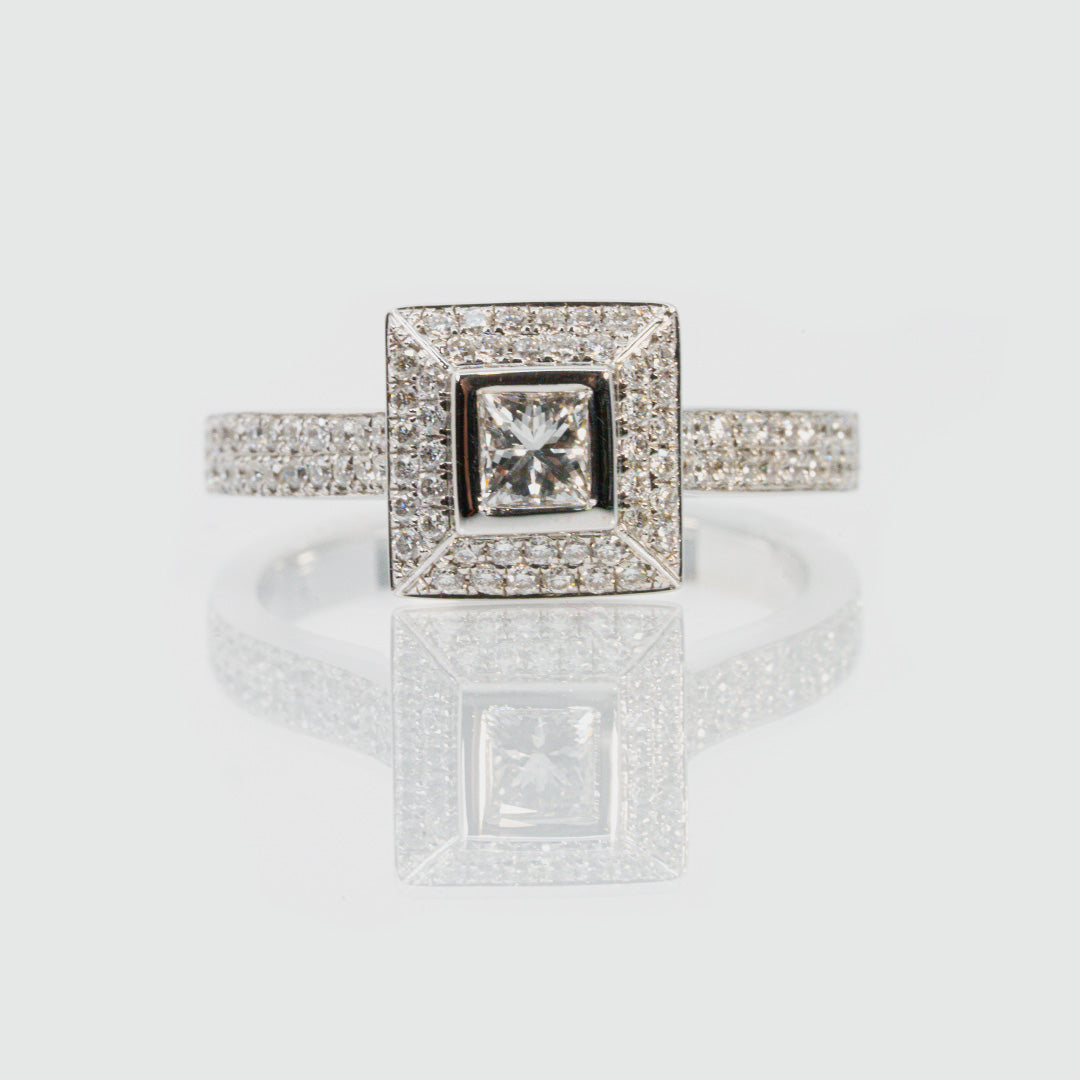 18 carat white gold princess cut diamond engagement ring