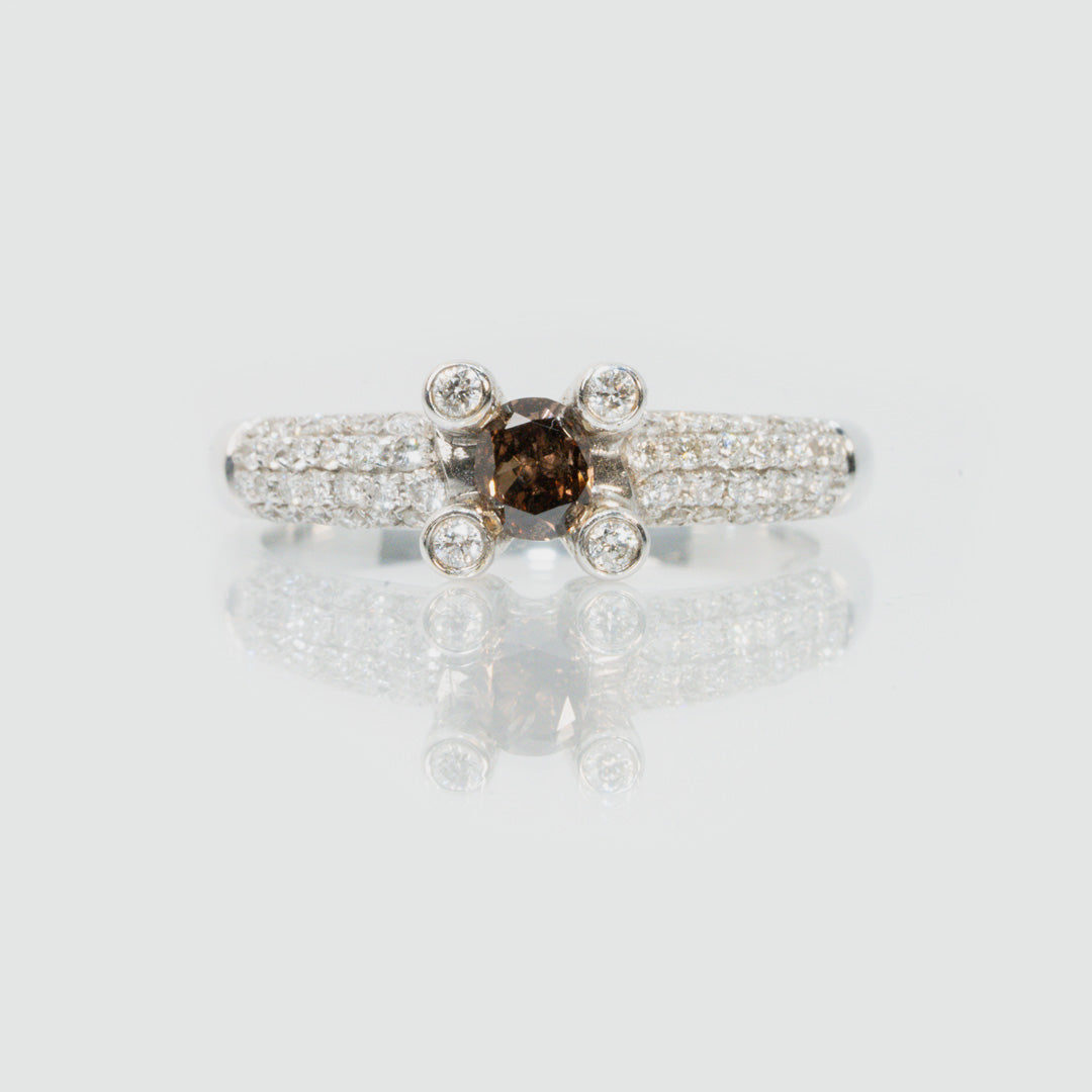 18 carat white gold diamond dress ring