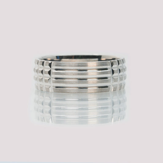 9 carat white gold gents ring